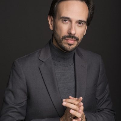Iván Martín – Piano & Conductor | Ars Luminae